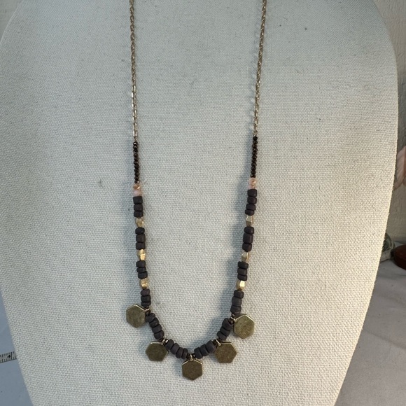 Group of three goldtone neutral style necklaces LOFT and vintage - Picture 3 of 8